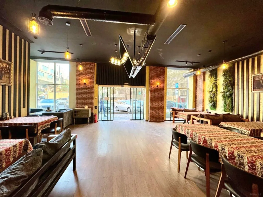 Satılır obyekt 330 m²