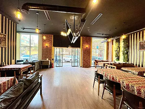 Satılır obyekt 330 m²