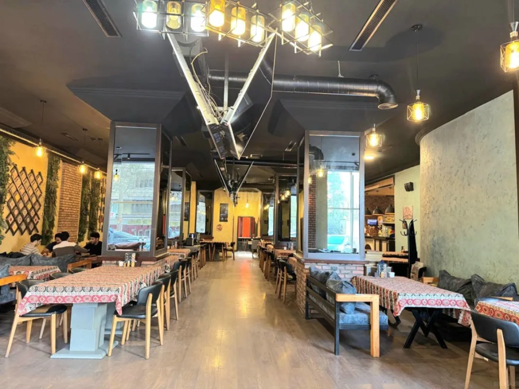 Satılır obyekt 330 m²