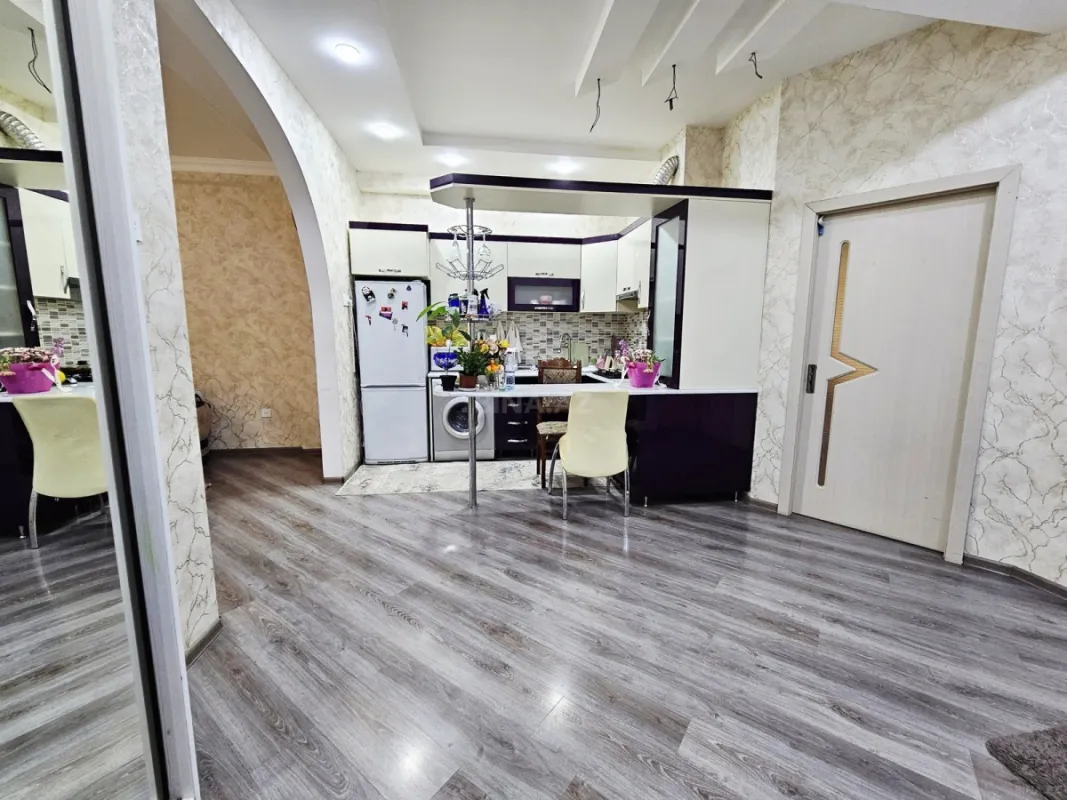 Satılır 3 otaqlı mənzil 94 m²
