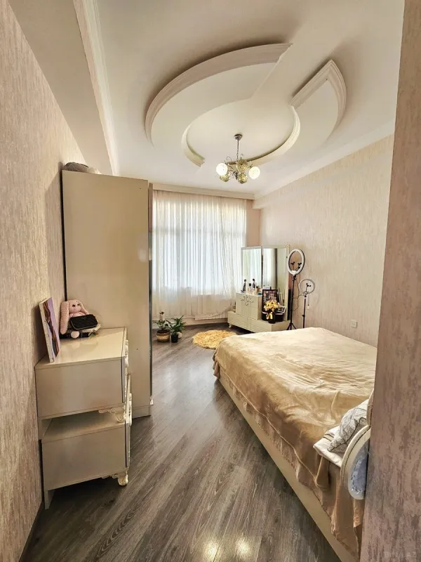 Satılır 3 otaqlı mənzil 94 m²