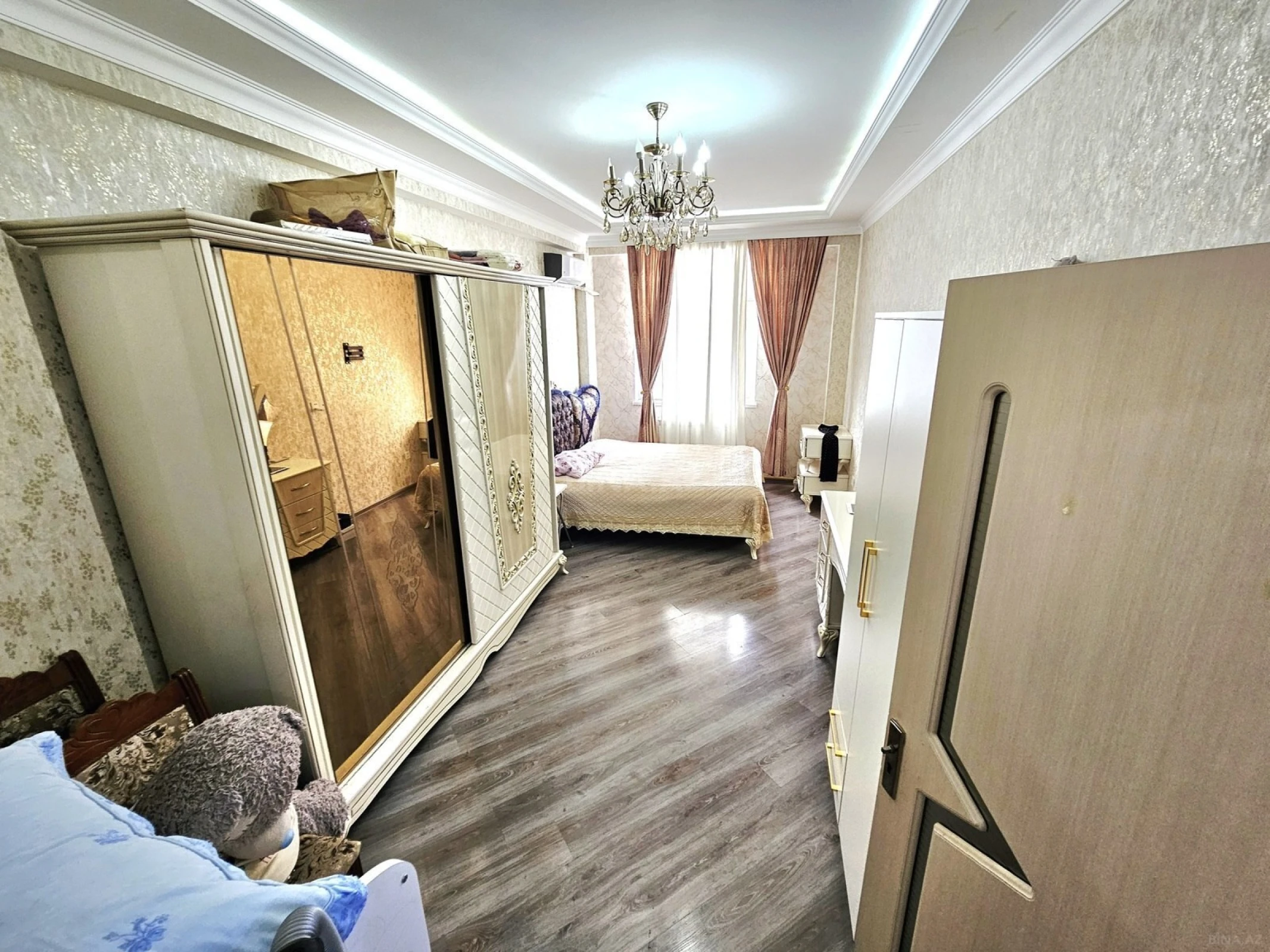 Satılır 3 otaqlı mənzil 94 m²
