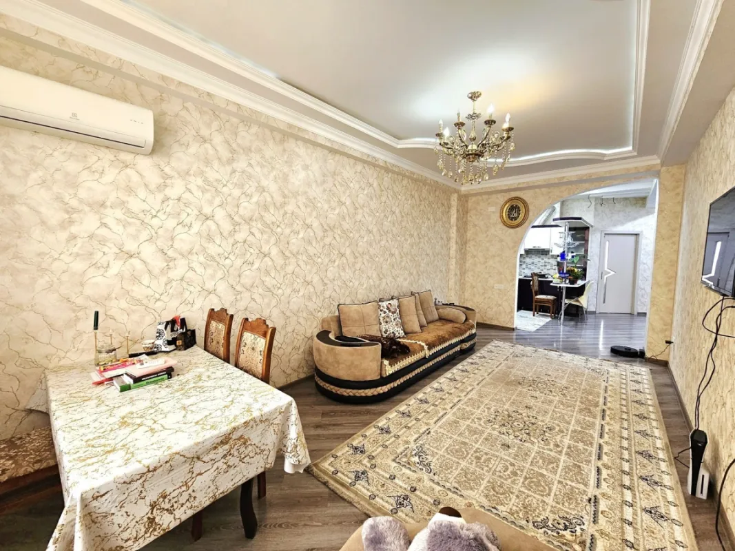 Satılır 3 otaqlı mənzil 94 m²