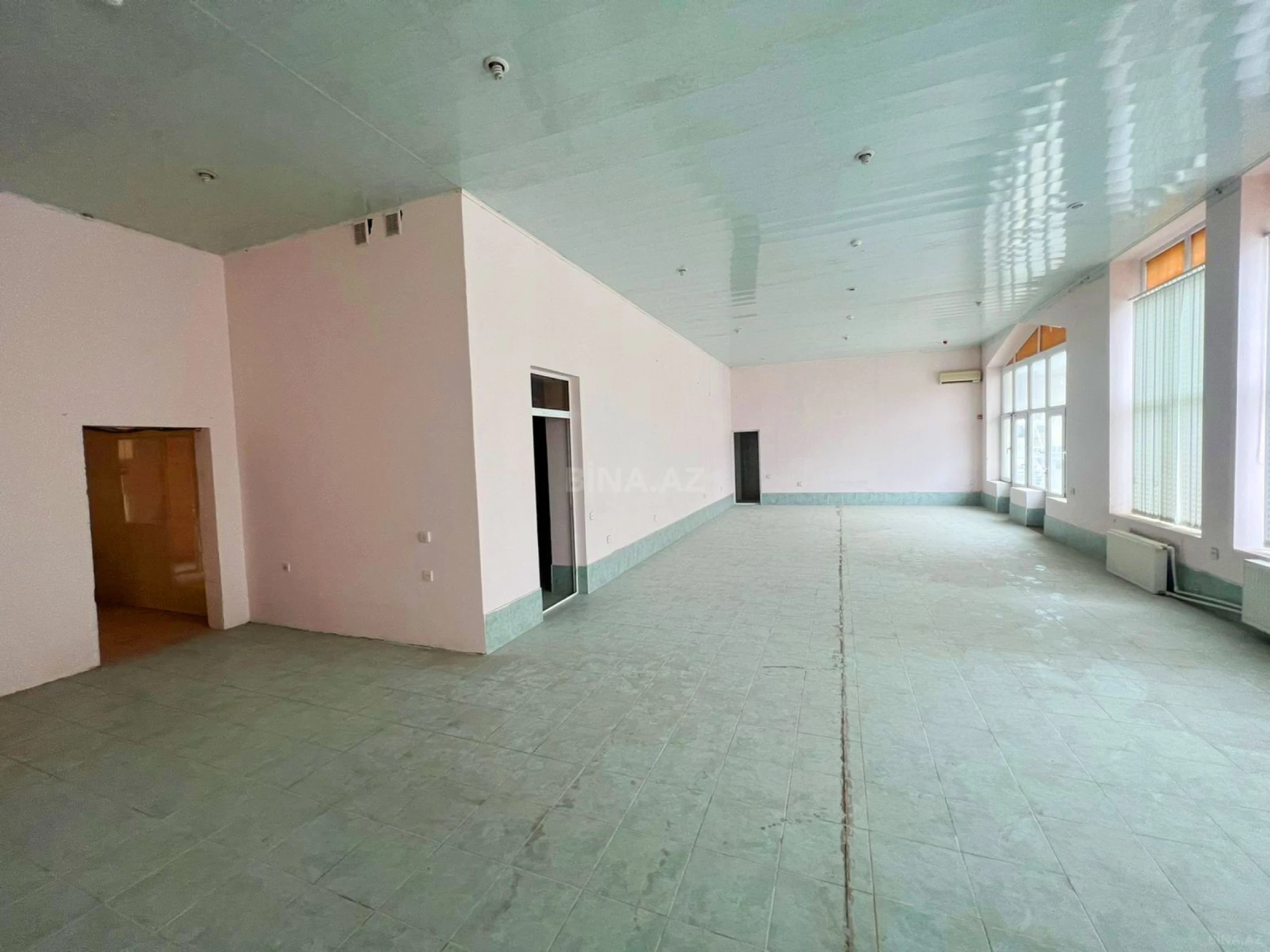 Kirayə verilir obyekt 1000 m²