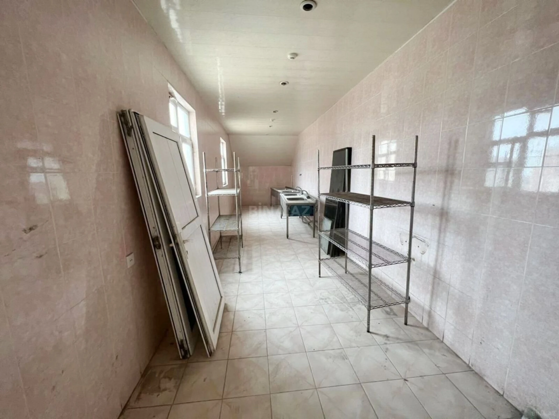 Kirayə verilir obyekt 1000 m²