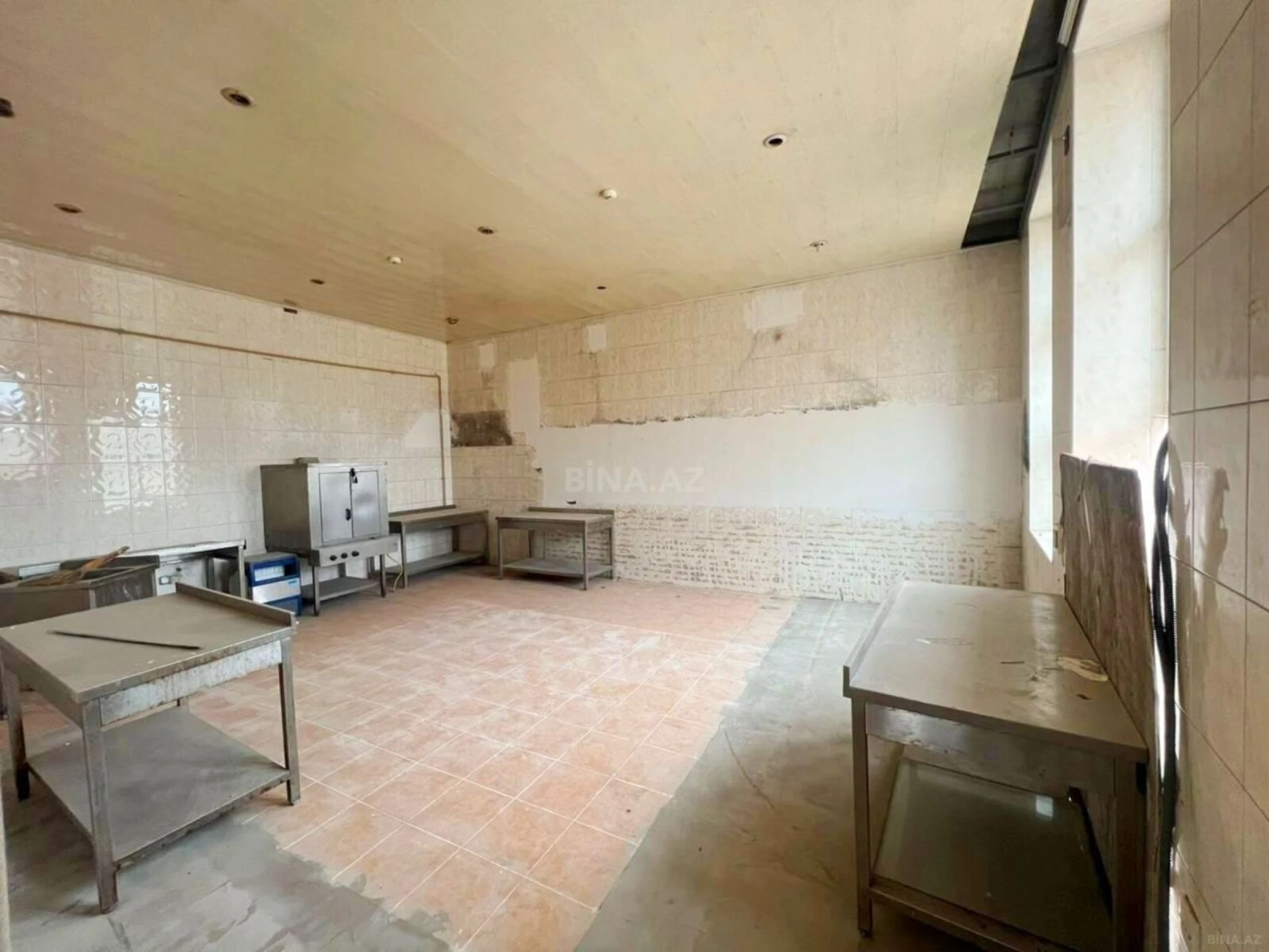 Kirayə verilir obyekt 1000 m²