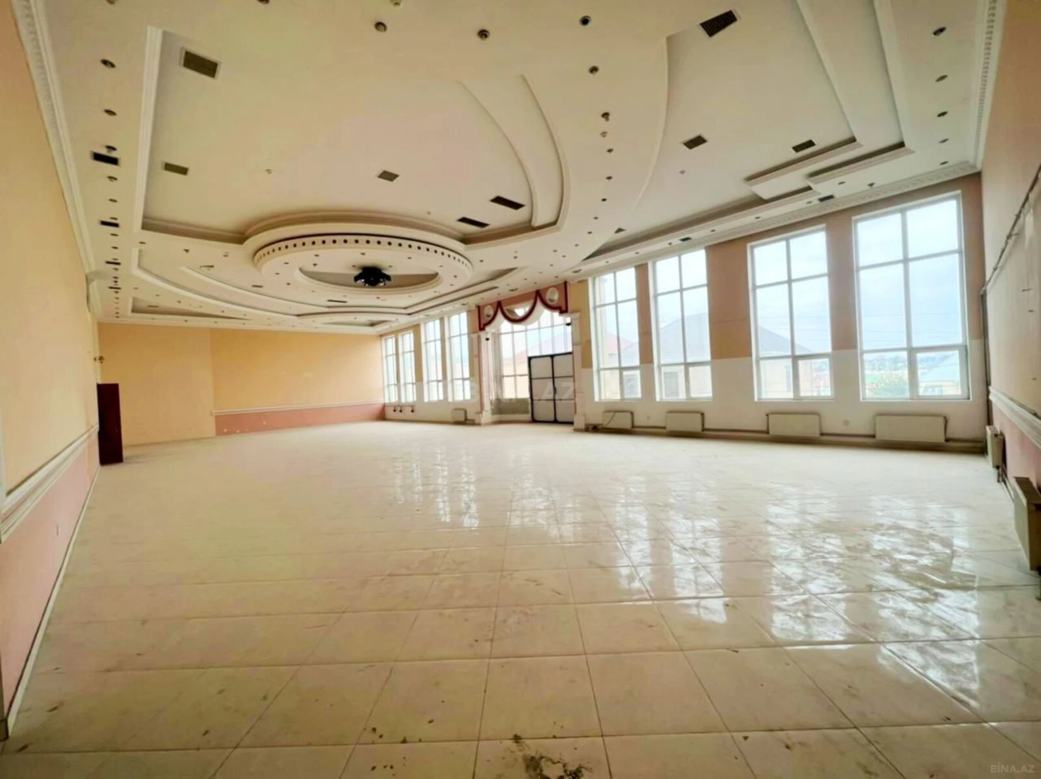 Kirayə verilir obyekt 1000 m²