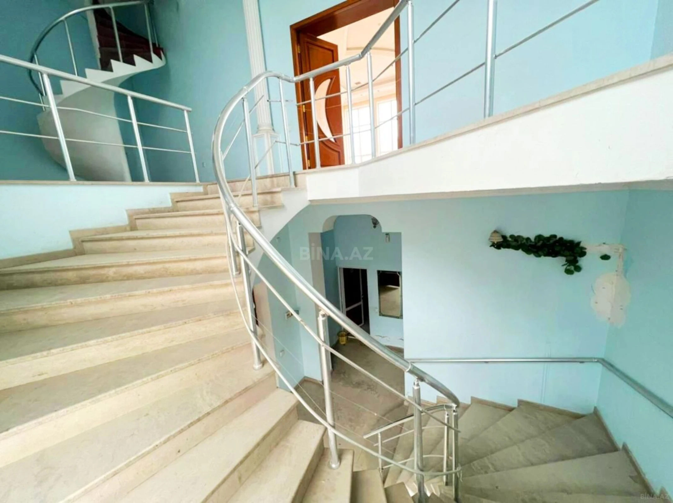 Kirayə verilir obyekt 1000 m²