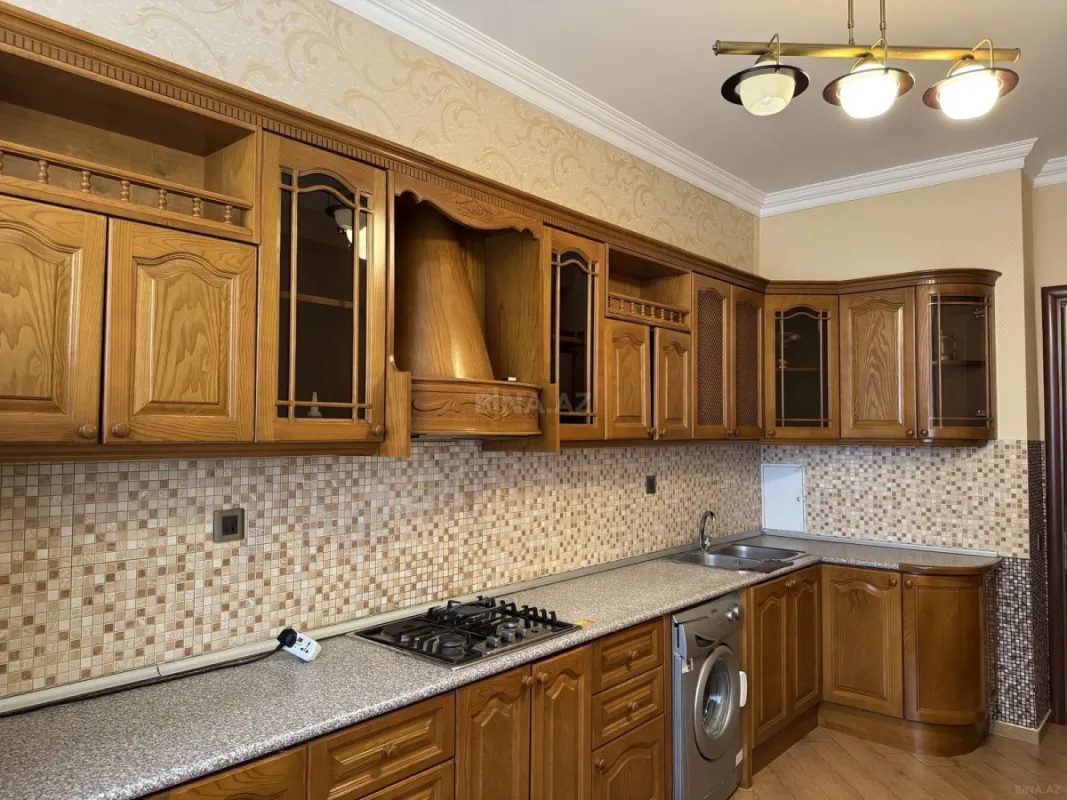 Kirayə verilir 2 otaqlı mənzil 105 m²