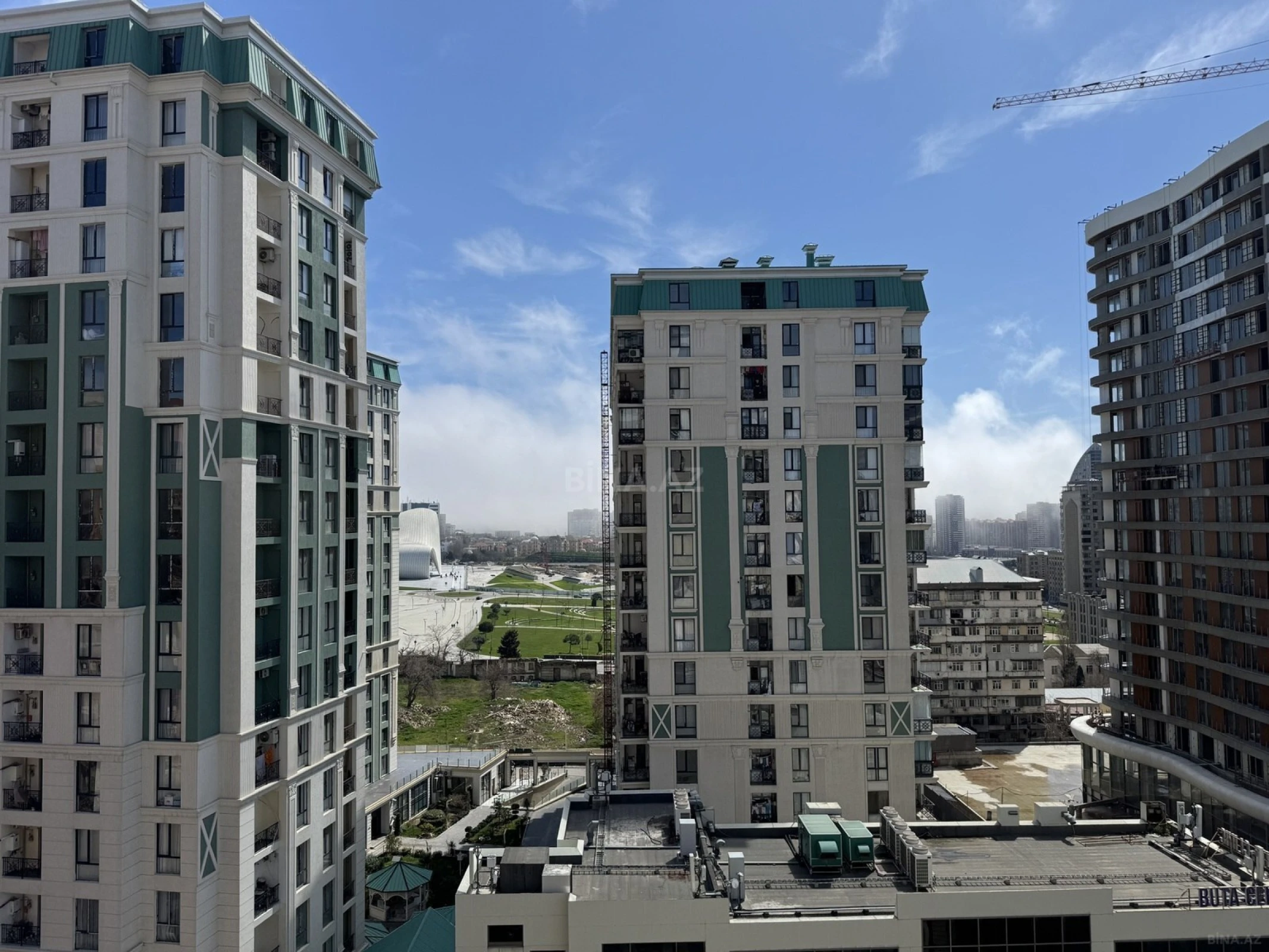 Kirayə verilir 2 otaqlı mənzil 105 m²