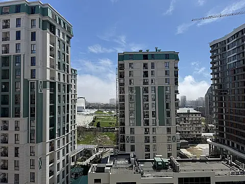 Kirayə verilir 2 otaqlı mənzil 105 m²