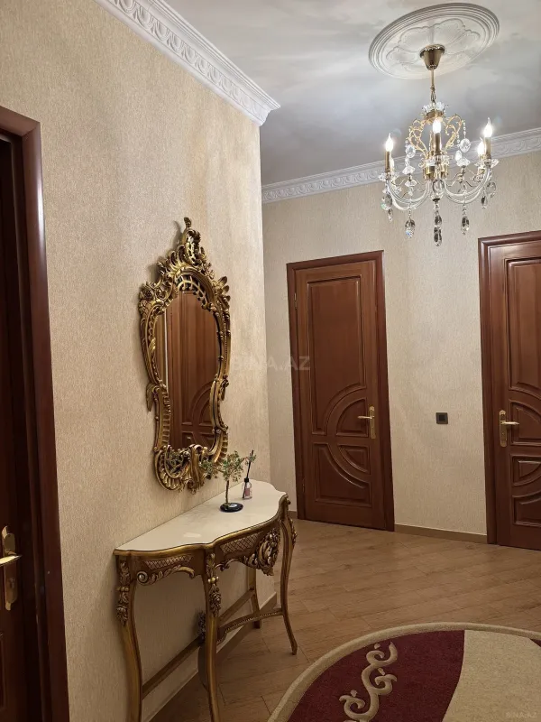 Kirayə verilir 2 otaqlı mənzil 105 m²