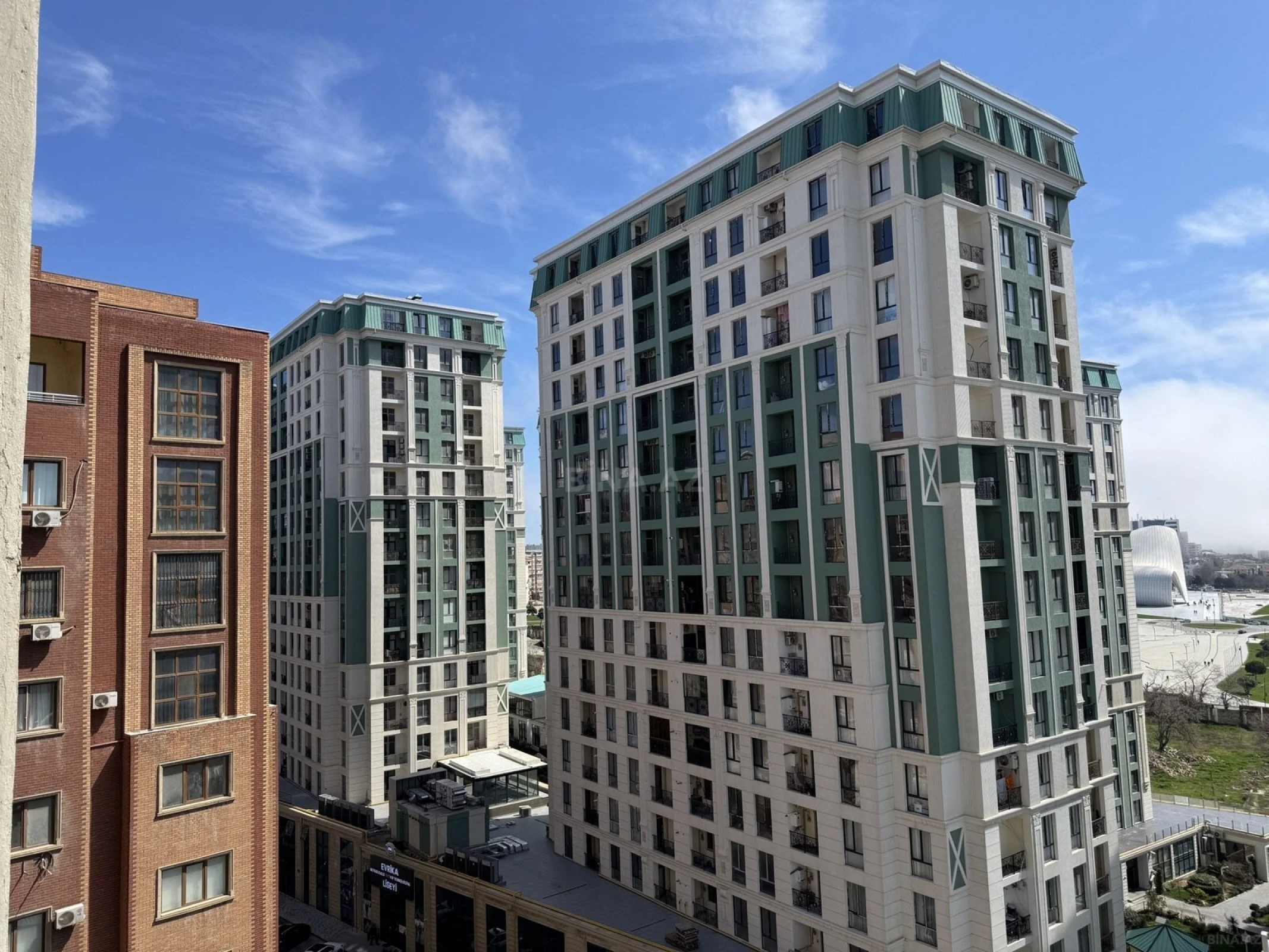 Kirayə verilir 2 otaqlı mənzil 105 m²