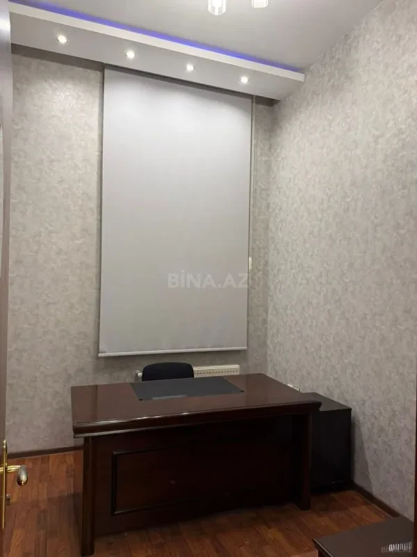 Kirayə verilir 8 otaqlı ofis 220 m²