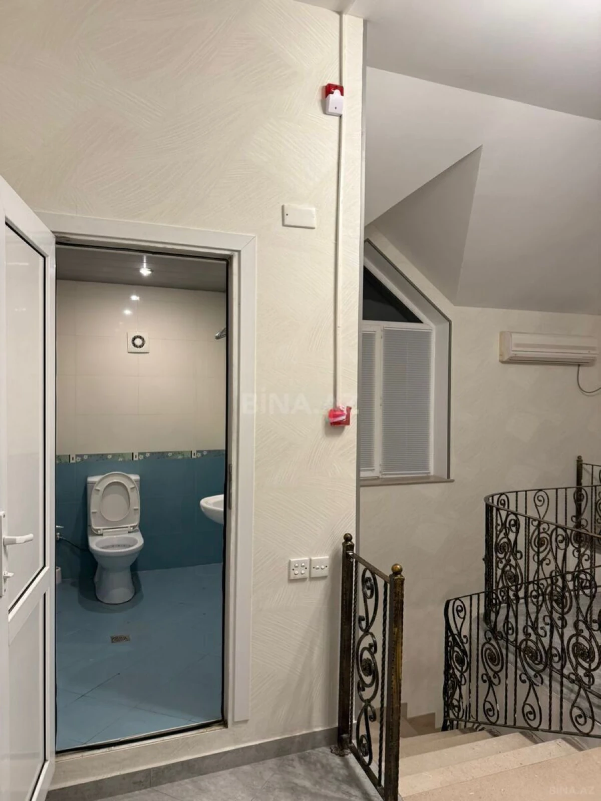 Kirayə verilir 8 otaqlı ofis 220 m²