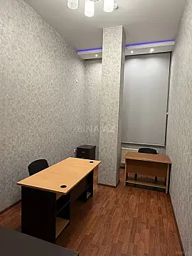 Kirayə verilir 8 otaqlı ofis 220 m²