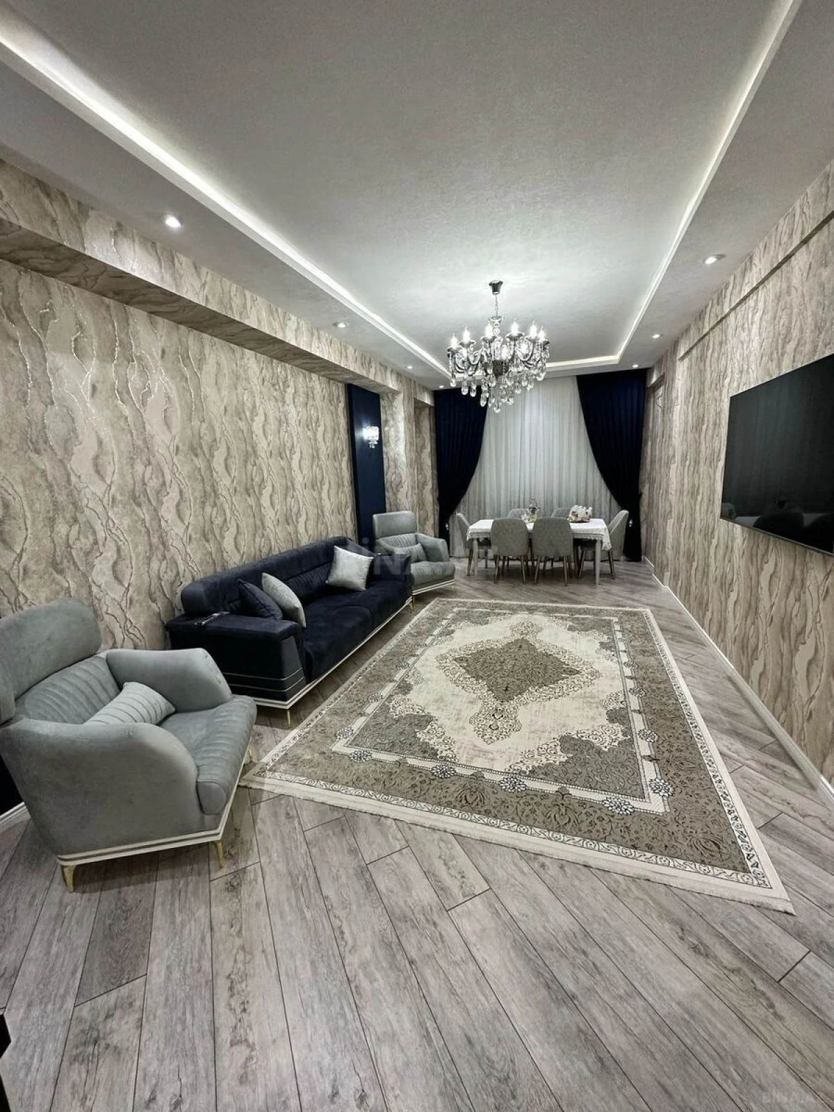 Satılır 3 otaqlı mənzil 145 m²