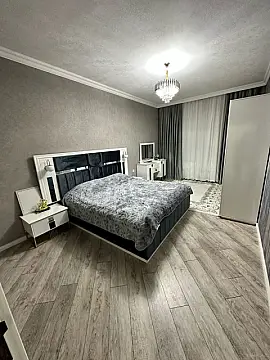 Satılır 3 otaqlı mənzil 145 m²