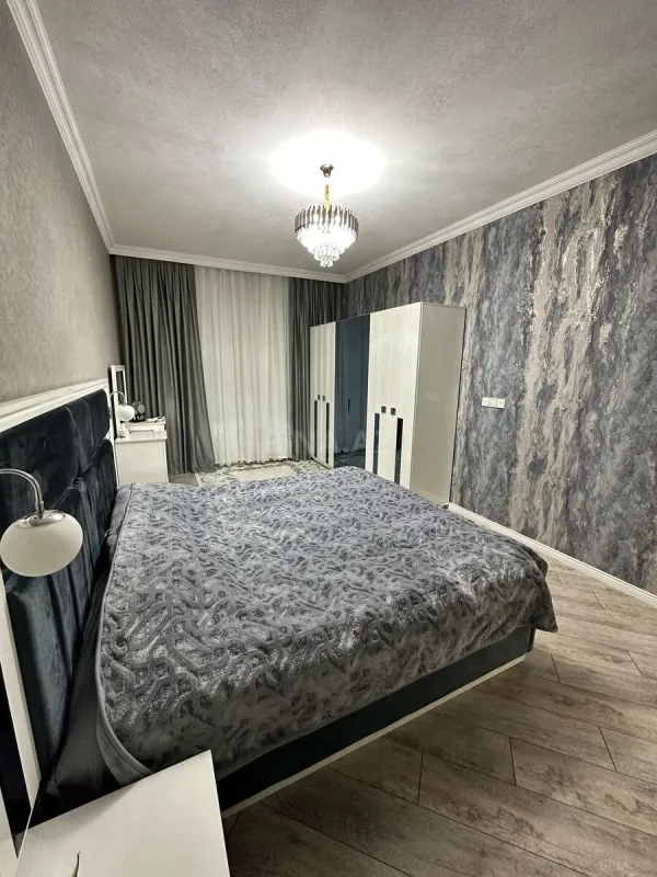 Satılır 3 otaqlı mənzil 145 m²