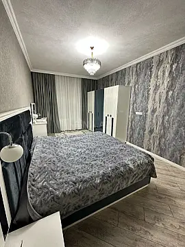 Satılır 3 otaqlı mənzil 145 m²
