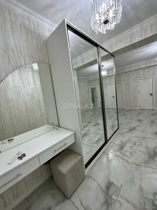 Satılır 3 otaqlı mənzil 145 m²