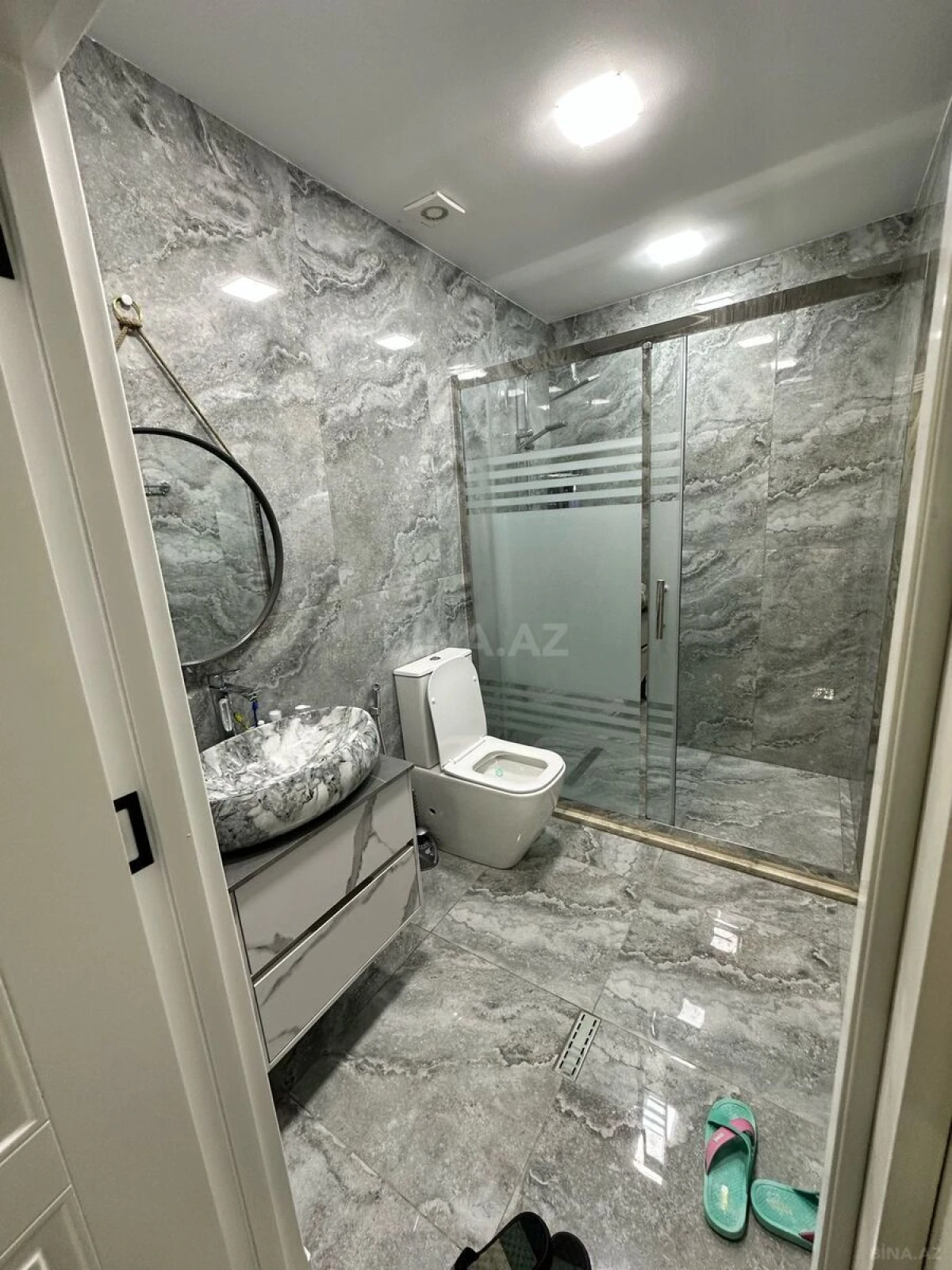 Satılır 3 otaqlı mənzil 145 m²