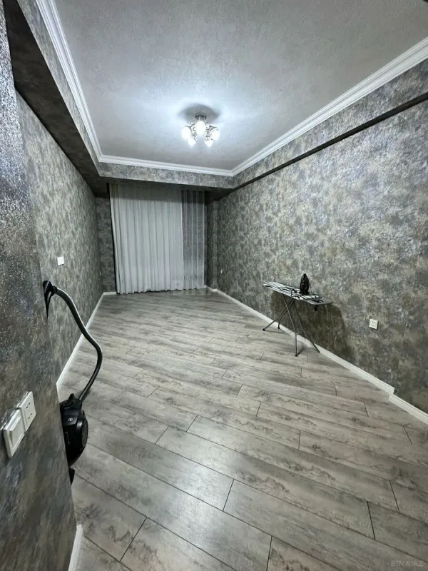 Satılır 3 otaqlı mənzil 145 m²