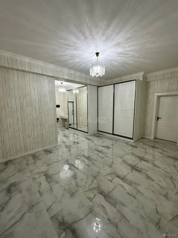 Satılır 3 otaqlı mənzil 145 m²