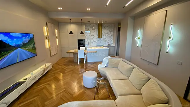 Kirayə verilir 2 otaqlı mənzil 70 m²