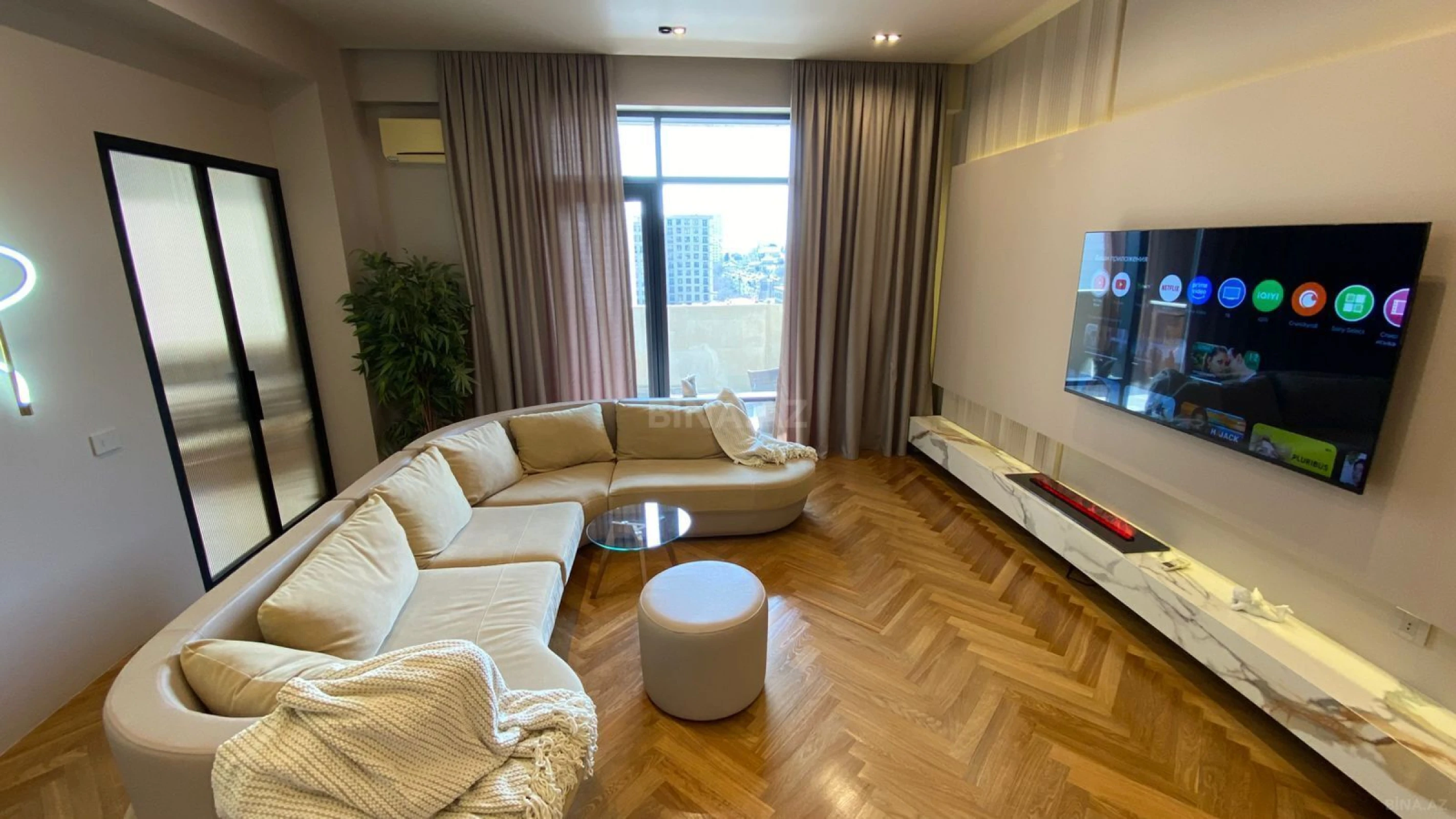 Kirayə verilir 2 otaqlı mənzil 70 m²