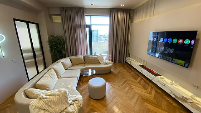 Kirayə verilir 2 otaqlı mənzil 70 m²