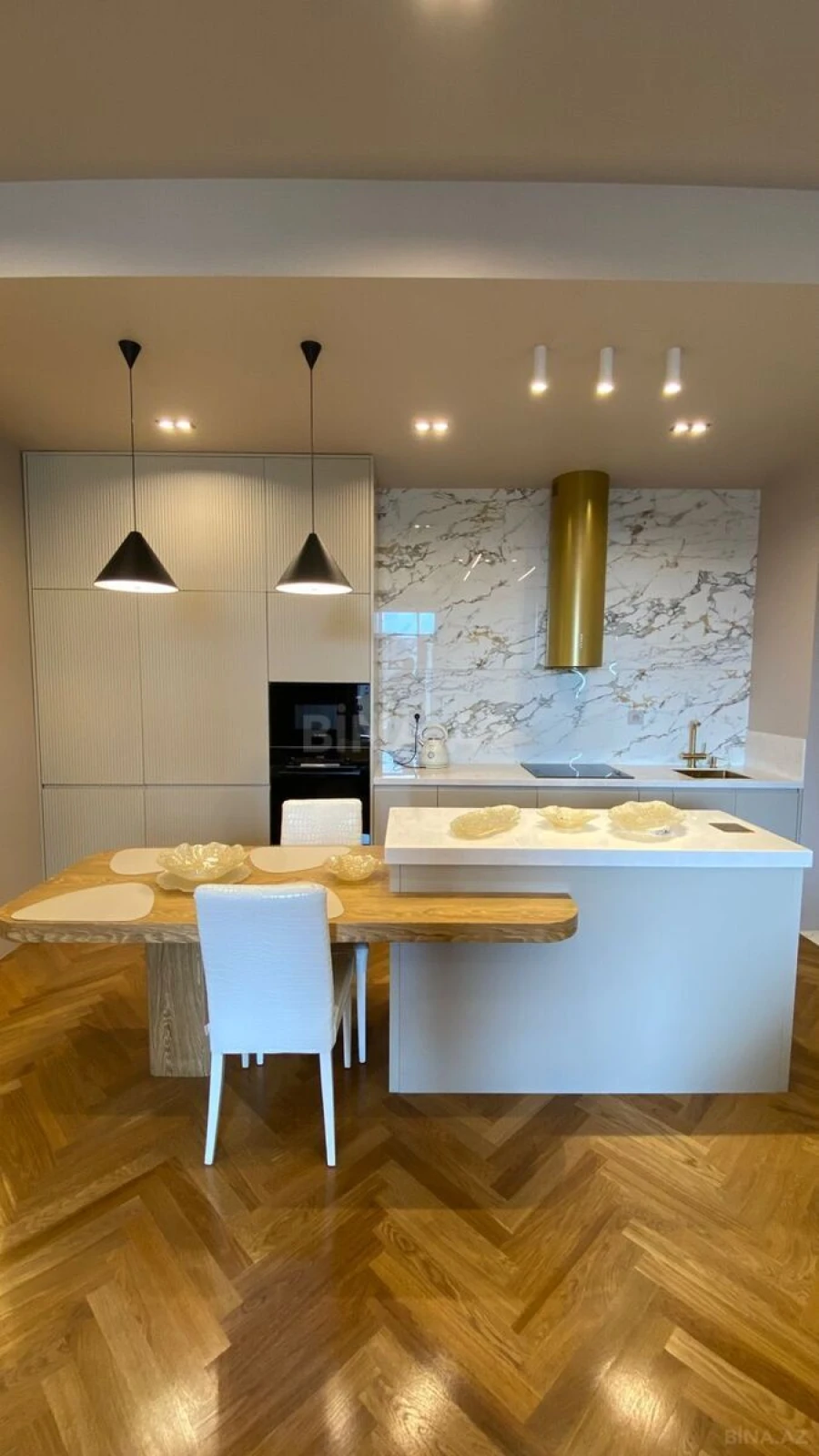 Kirayə verilir 2 otaqlı mənzil 70 m²