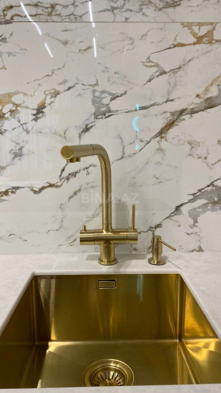 Kirayə verilir 2 otaqlı mənzil 70 m²