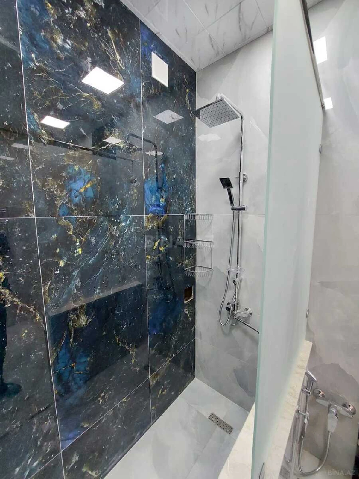 Kirayə verilir 3 otaqlı mənzil 120 m²