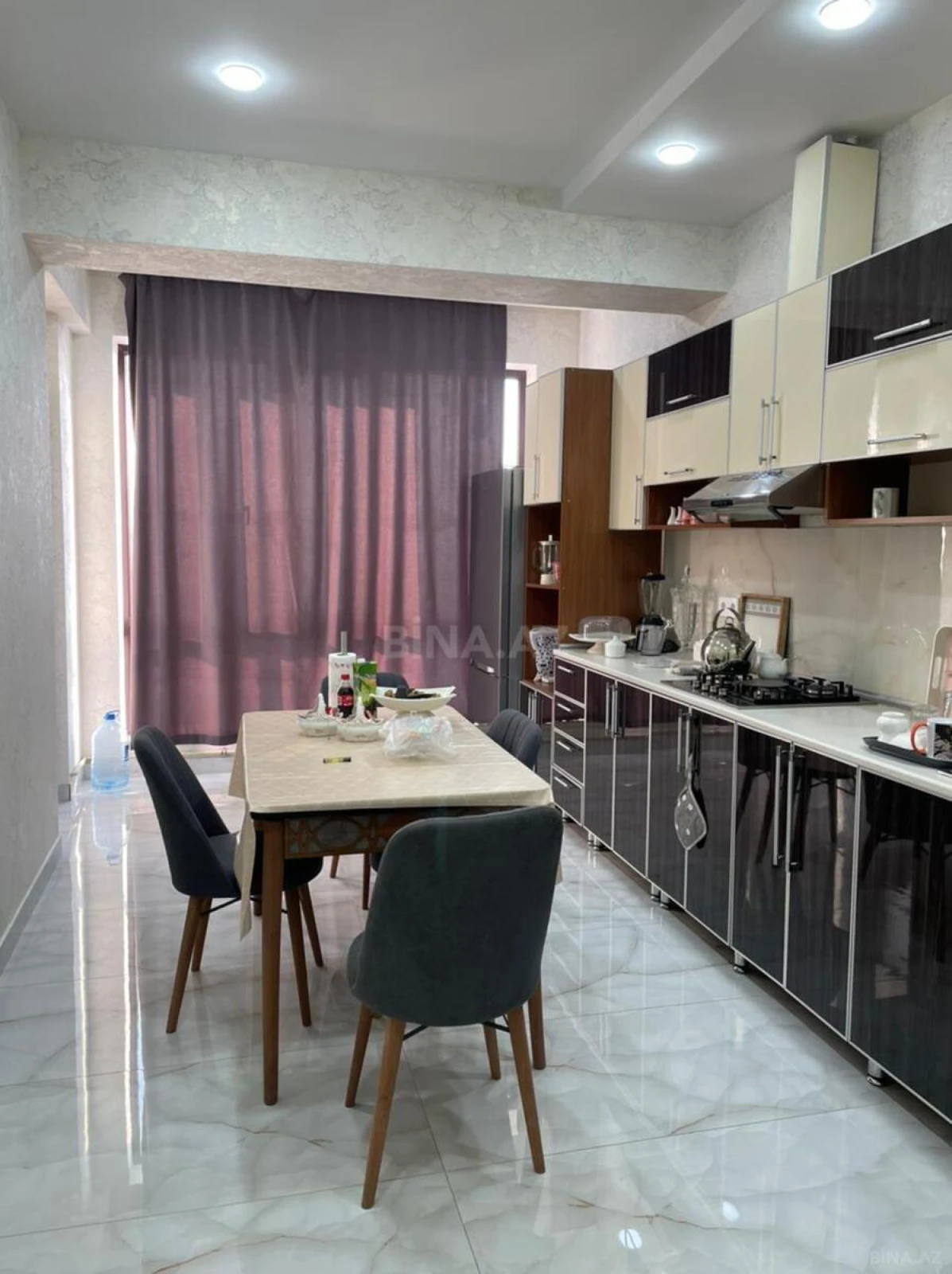 Kirayə verilir 3 otaqlı mənzil 120 m²