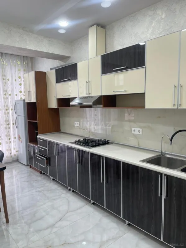 Kirayə verilir 3 otaqlı mənzil 120 m²