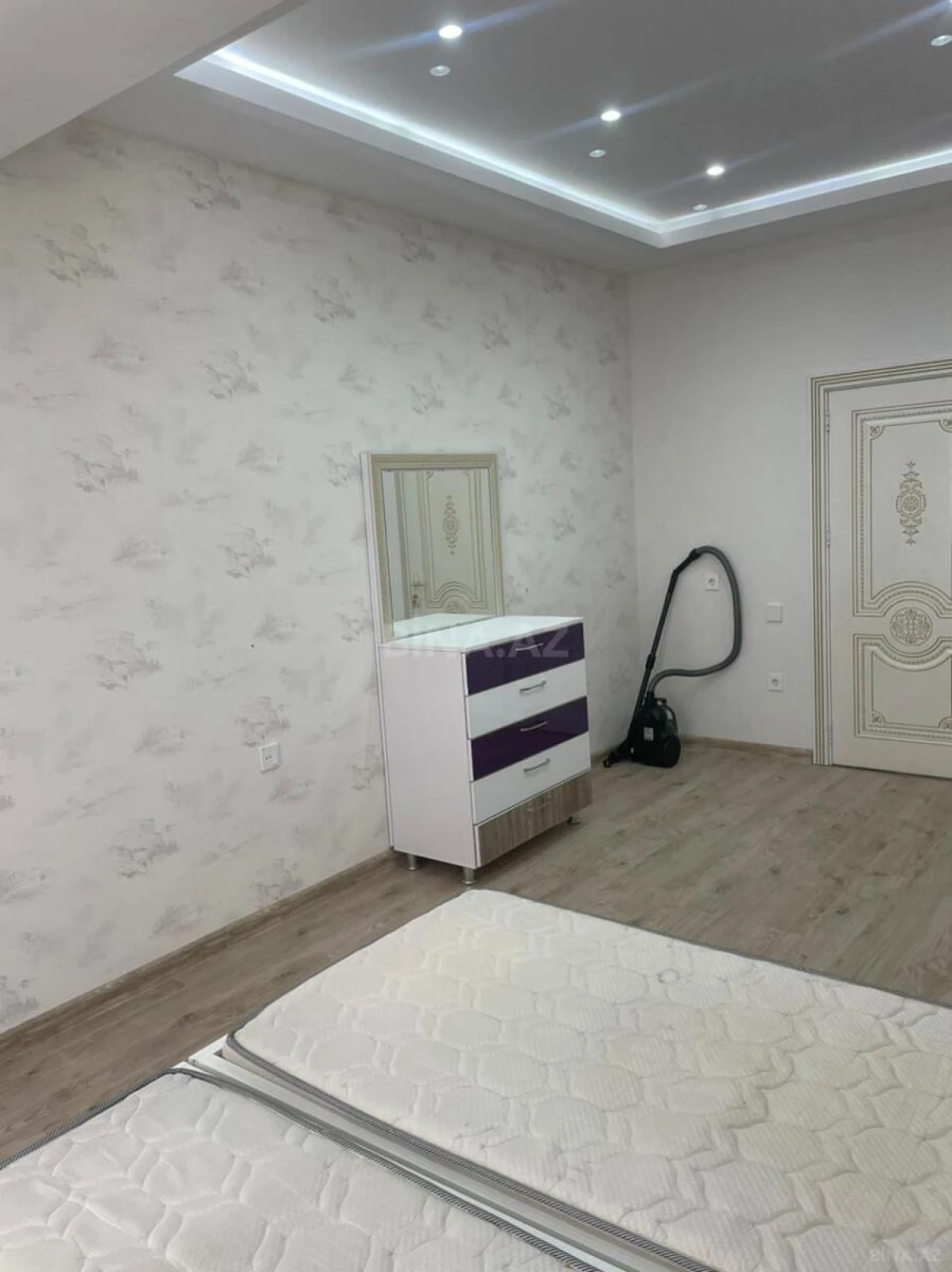 Kirayə verilir 3 otaqlı mənzil 120 m²