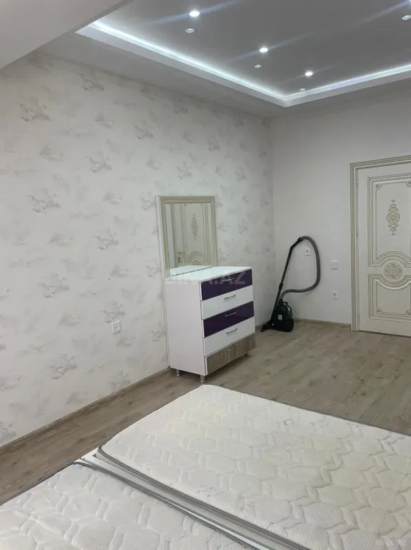 Kirayə verilir 3 otaqlı mənzil 120 m²