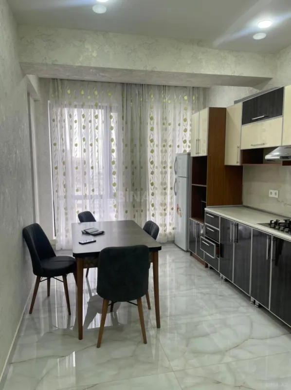 Kirayə verilir 3 otaqlı mənzil 120 m²