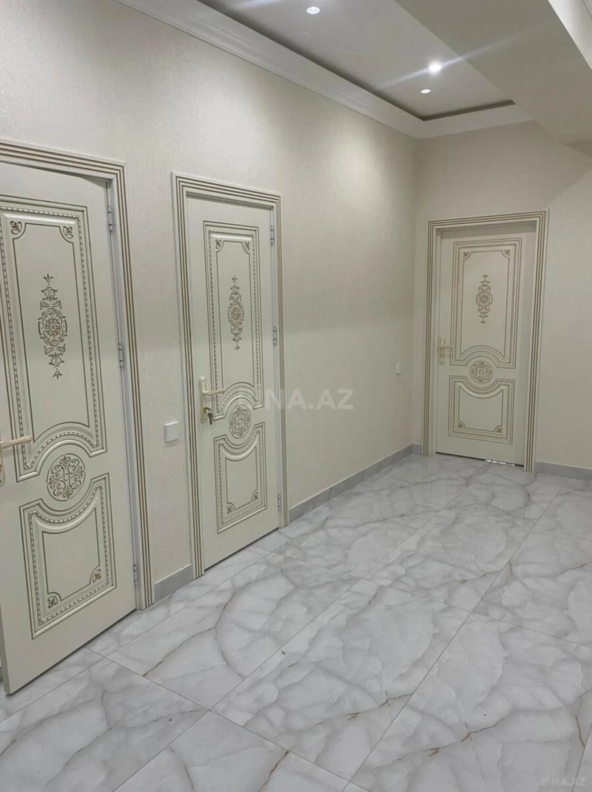 Kirayə verilir 3 otaqlı mənzil 120 m²
