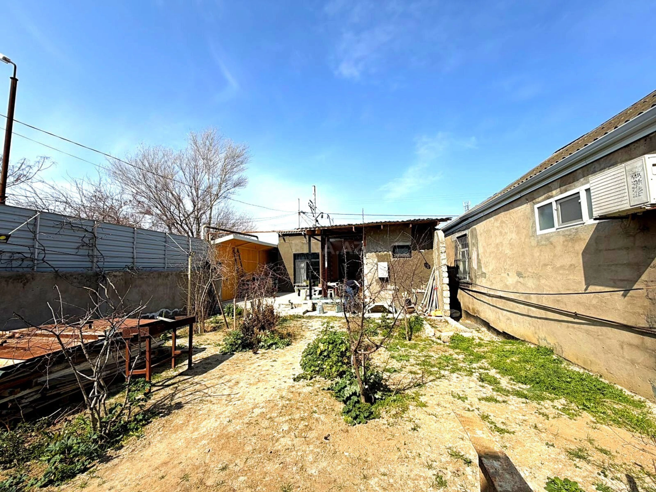 Satılır 1 otaqlı həyət evi 40 m²