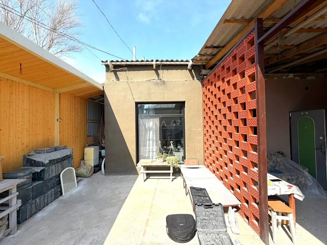 Satılır 1 otaqlı həyət evi 40 m²