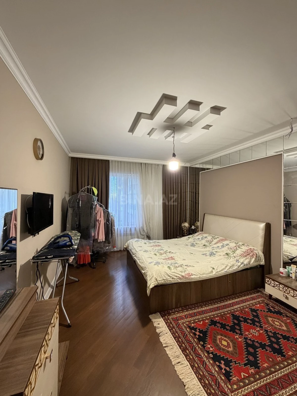 Satılır 3 otaqlı mənzil 134 m²