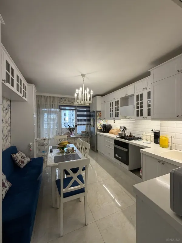 Satılır 3 otaqlı mənzil 134 m²