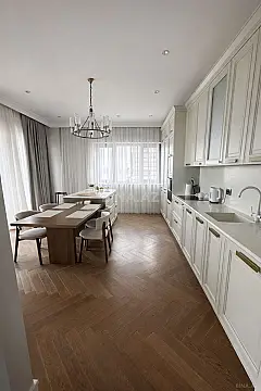 Kirayə verilir 3 otaqlı mənzil 200 m²