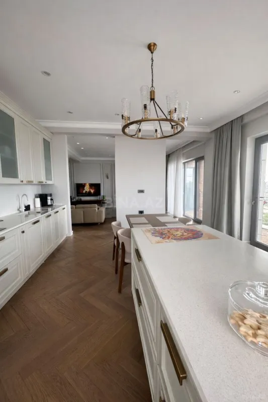 Kirayə verilir 3 otaqlı mənzil 200 m²