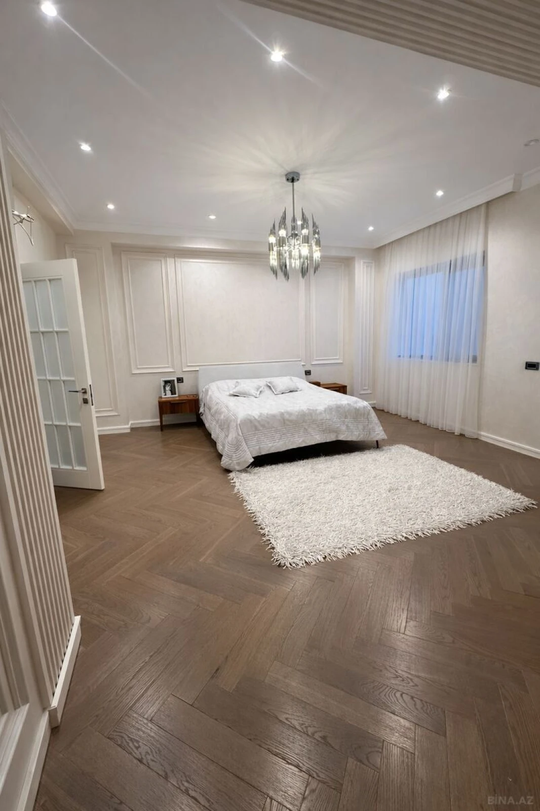 Kirayə verilir 3 otaqlı mənzil 200 m²