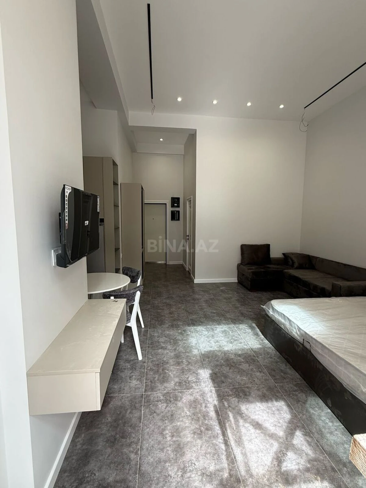 Satılır 1 otaqlı mənzil 58 m²
