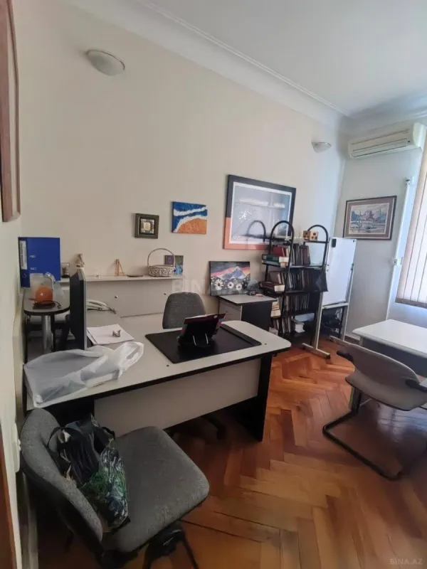 Satılır 3 otaqlı mənzil 105 m²
