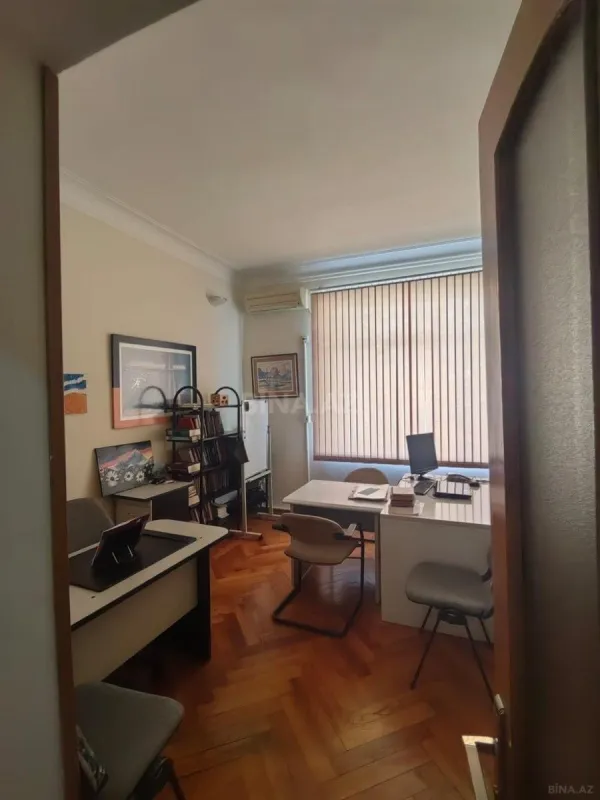 Satılır 3 otaqlı mənzil 105 m²